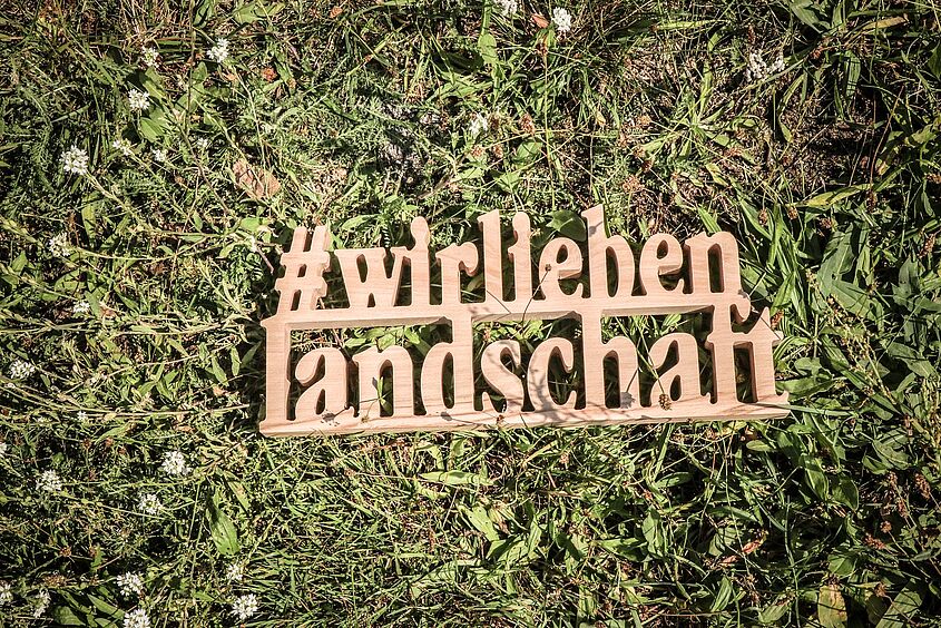 Am 29. August wurden in der Museumsscheune in Bloischdorf gleich zwei Jubiläen gewürdigt: 20 Jahre Brandenburger Energieholztag (EHT) und 30 Jahre Landschaftspflegeverein Spree-Neiße e.V. 