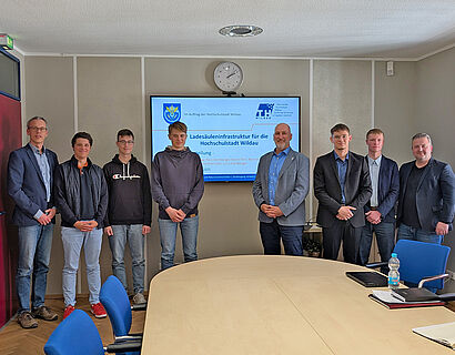 Studierende der Verkehrssystemtechnik zu Besuch bei BM Nehrlich Studierende der Verkehrssystemtechnik zu Besuch bei BM Nehrlich
