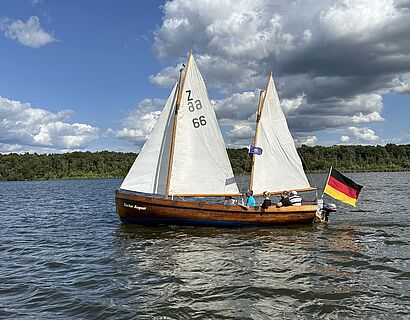 Segelkutter auf See