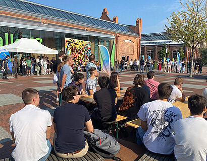 Studierende beim Kennenlerntag 2024 auf dem Campus der TH Wildau