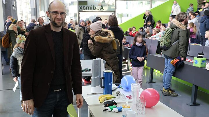 Kinderuni Thema Waermebildkameras Alexander Kleinsorge im Audimax