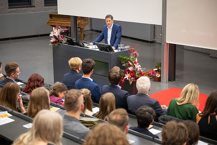 Prof. Sebastian Rönnau in seiner Dankesrede als Vertreter der Wildau Software Factory