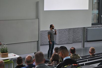 Jan Seitz beim Resilienzvortrag auf dem 6. Netzwerktreffen Bevölkerungsschutz in Wildau im September 2024