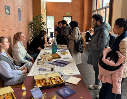 Eidfest1 Personen unterhalten sich