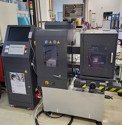 Drahterodiermaschine M200 der Firma AGELTECH